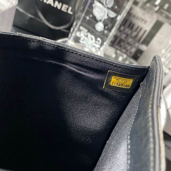 Sold Authentic CHANEL Bicolore Quilted CC Logo Leather Trifold Wallet - Picture 9 of 17